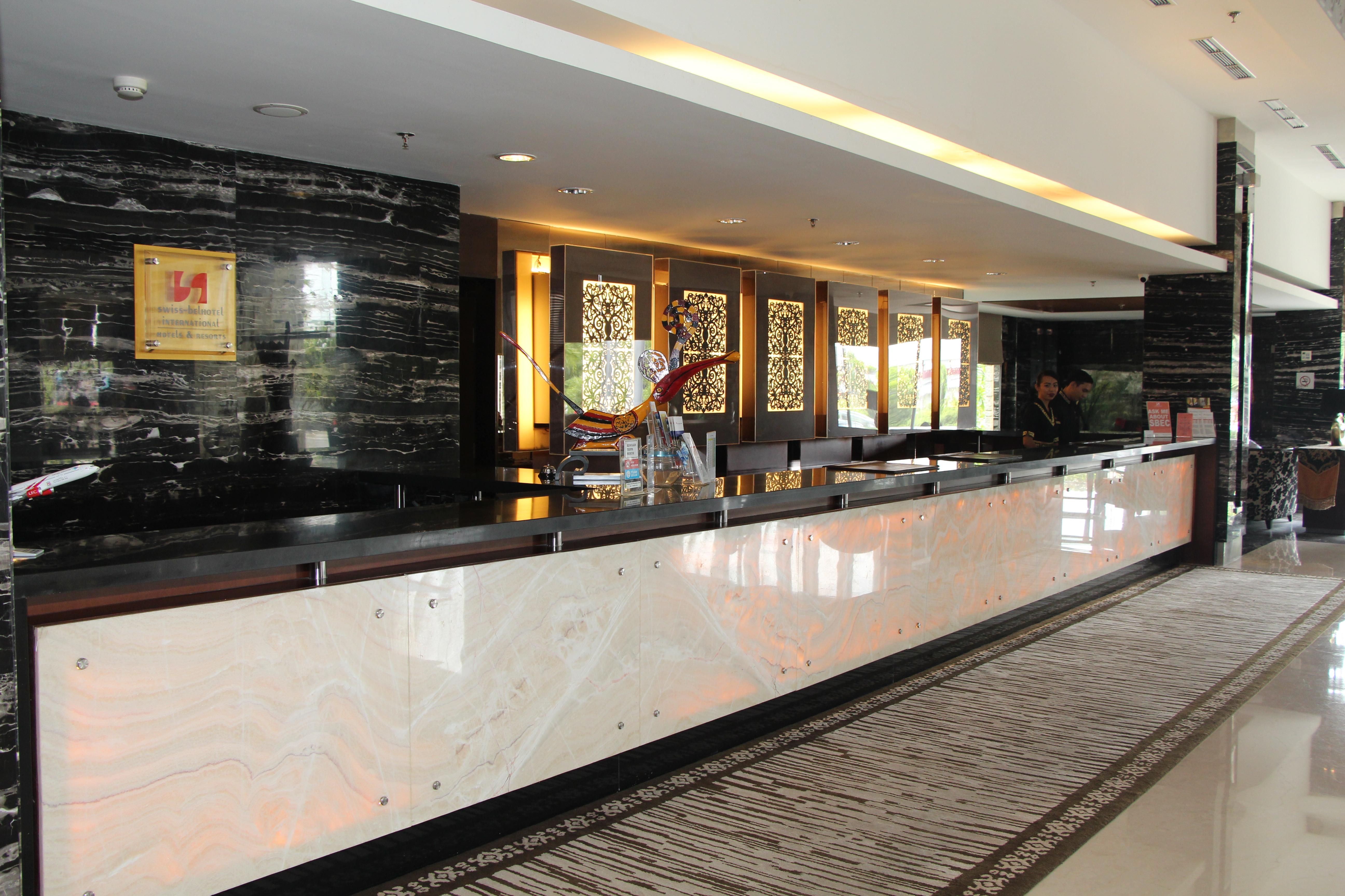Swiss-Belhotel Danum Palangkaraya Exterior foto