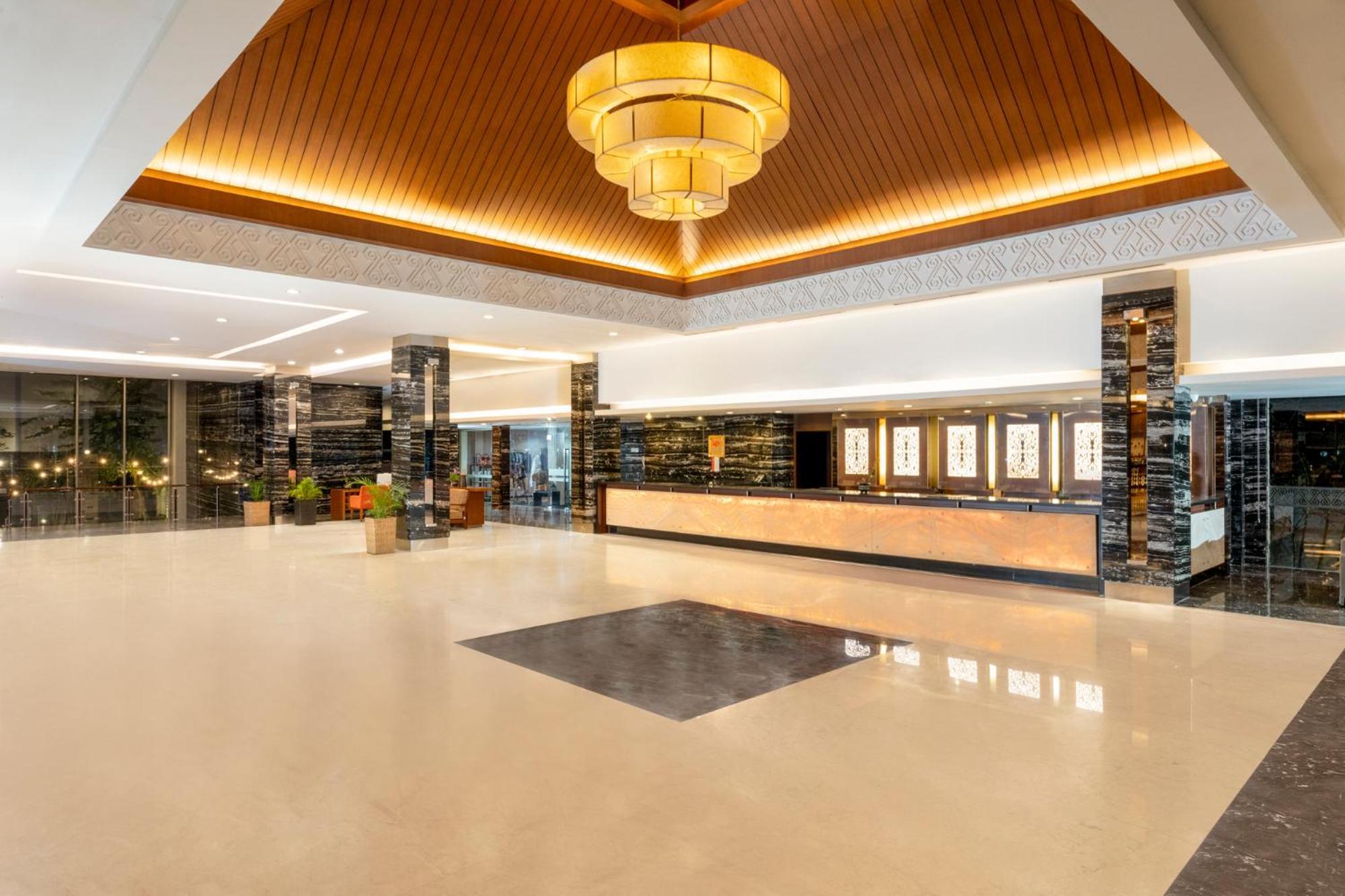 Swiss-Belhotel Danum Palangkaraya Exterior foto