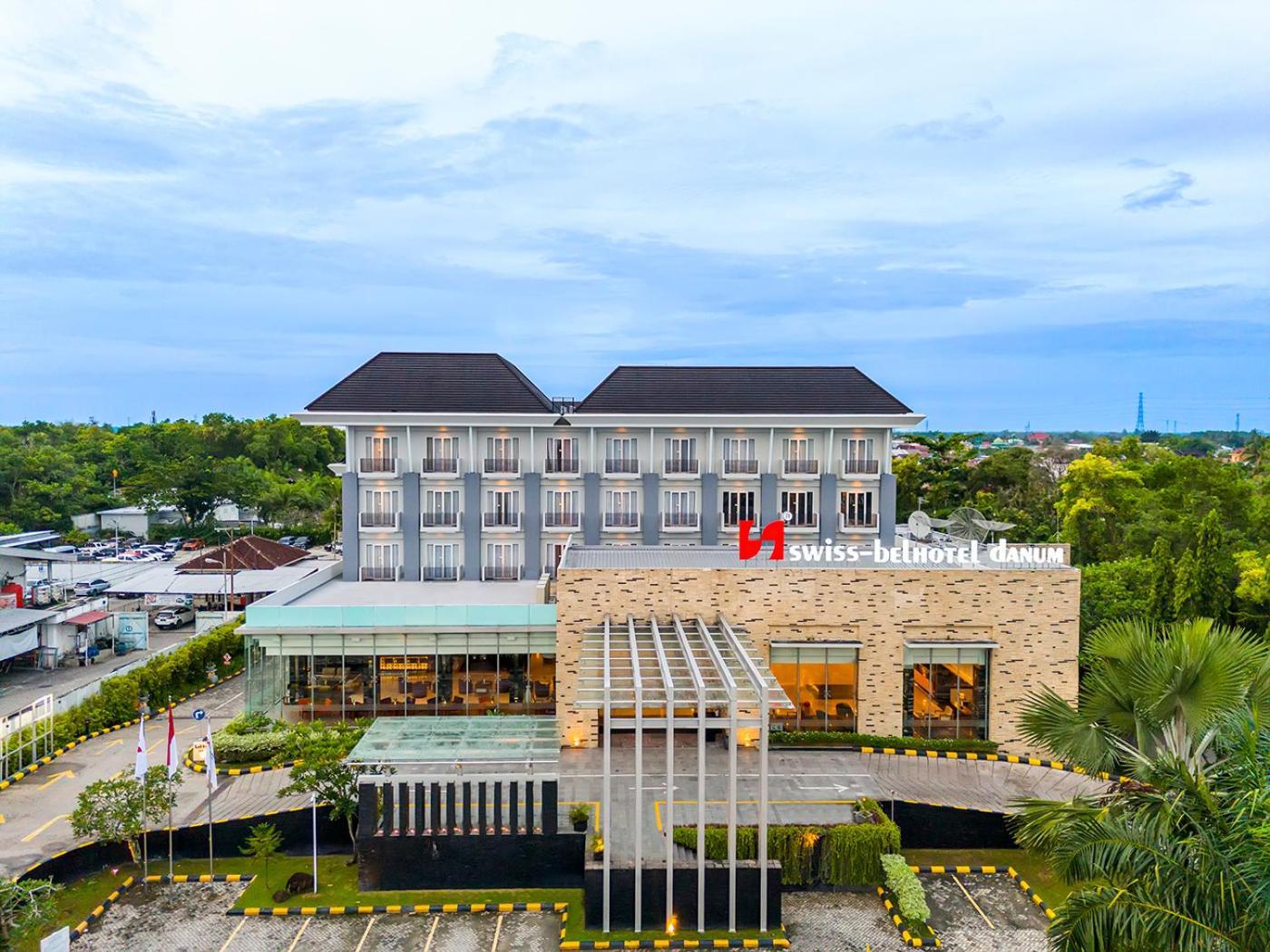 Swiss-Belhotel Danum Palangkaraya Exterior foto