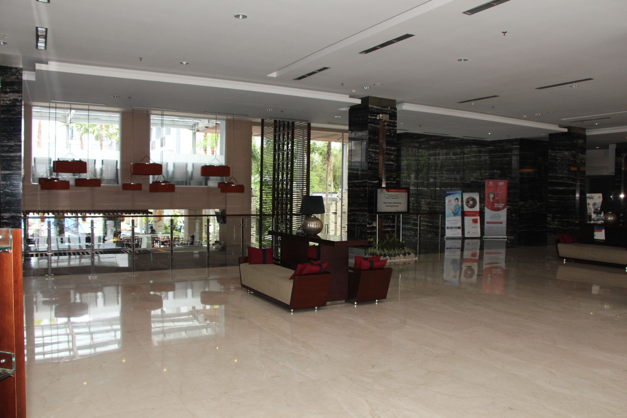 Swiss-Belhotel Danum Palangkaraya Exterior foto